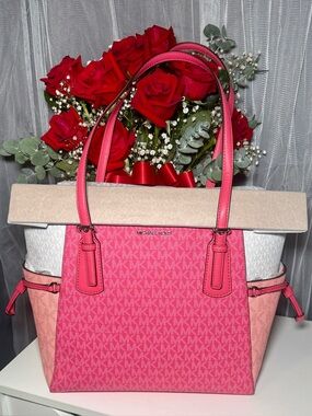 Michael Kors Pink Signature Colorblock voyager